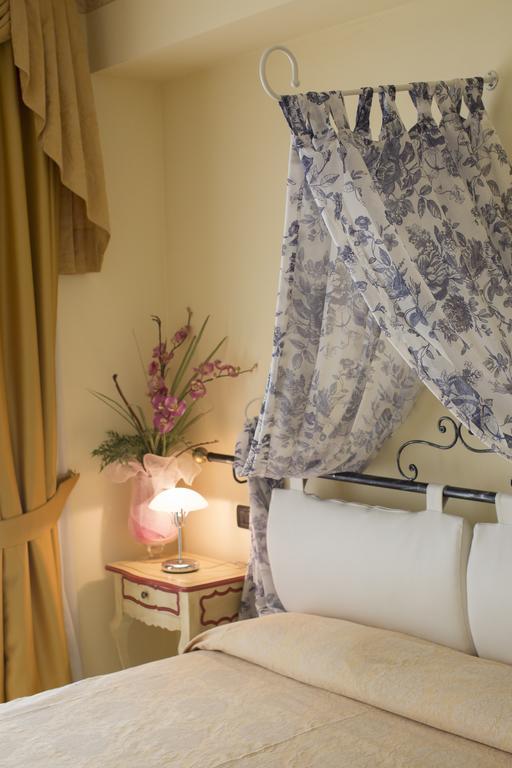 Relais Du Lac 代森扎诺-德尔加达 外观 照片